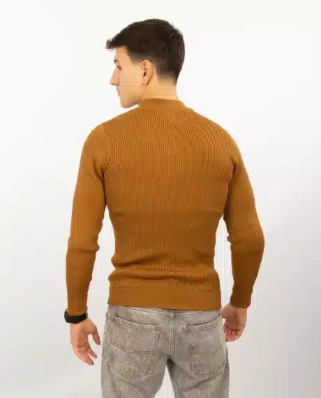 Serious Mockneck | Caramel - Image 4